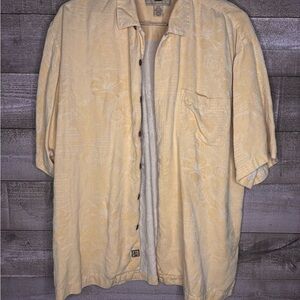 Seven Palm Brand 100% silk Men's Short Sleeve vacation shirt in Pale Yellow